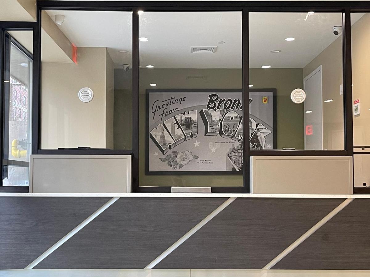 纽约 Super 8 By Wyndham Bronx Near Botanical Garden酒店 外观 照片